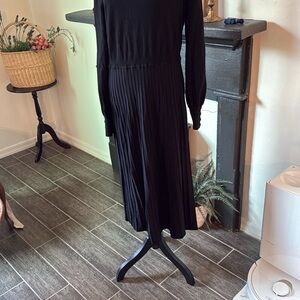 Elegant Black Pleated Dress